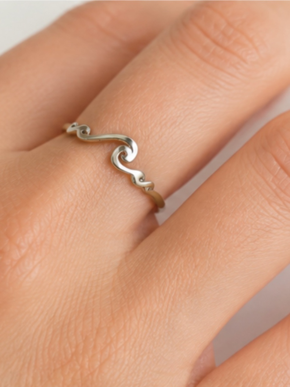 NWT Sterling Silver Wave Ring – Size 3